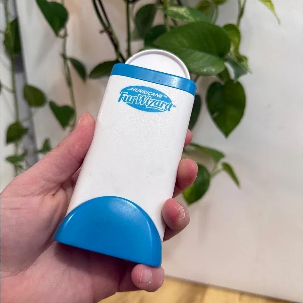 Hurricane Fur Wizard Blue and White Lint Remover